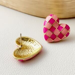 ❤️ Heart Earrings